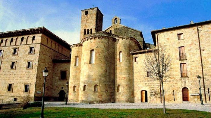 Descubre el monasterio de Leyre